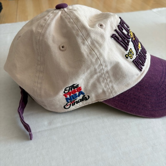 Mitchell & ness Los Angeles Lakers world champion hat 87’ 88’ reproduction hat - Picture 5 of 11